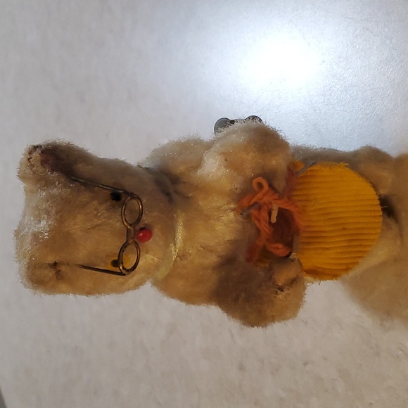 Vintage Japan-made tin toy - wind up knitting cat. *It does work*